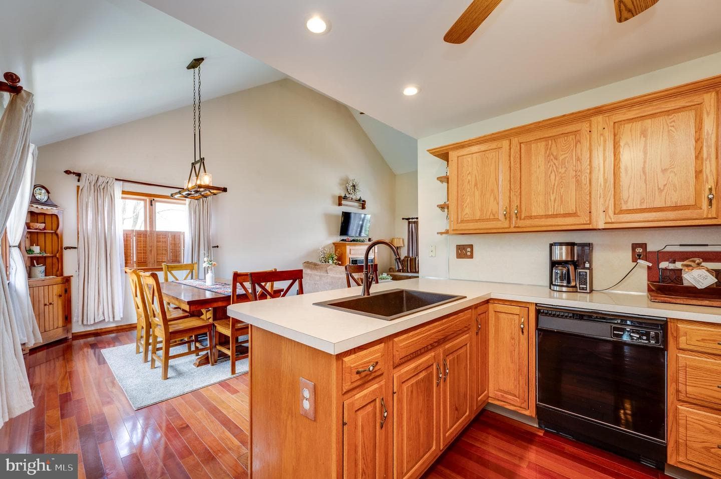 128 Hill Road photo 19