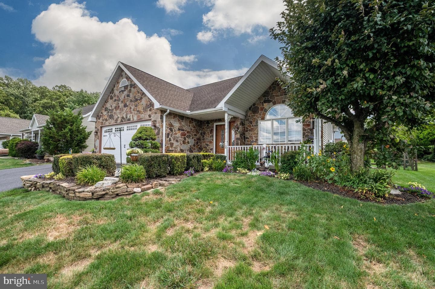 128 Hill Road photo 4