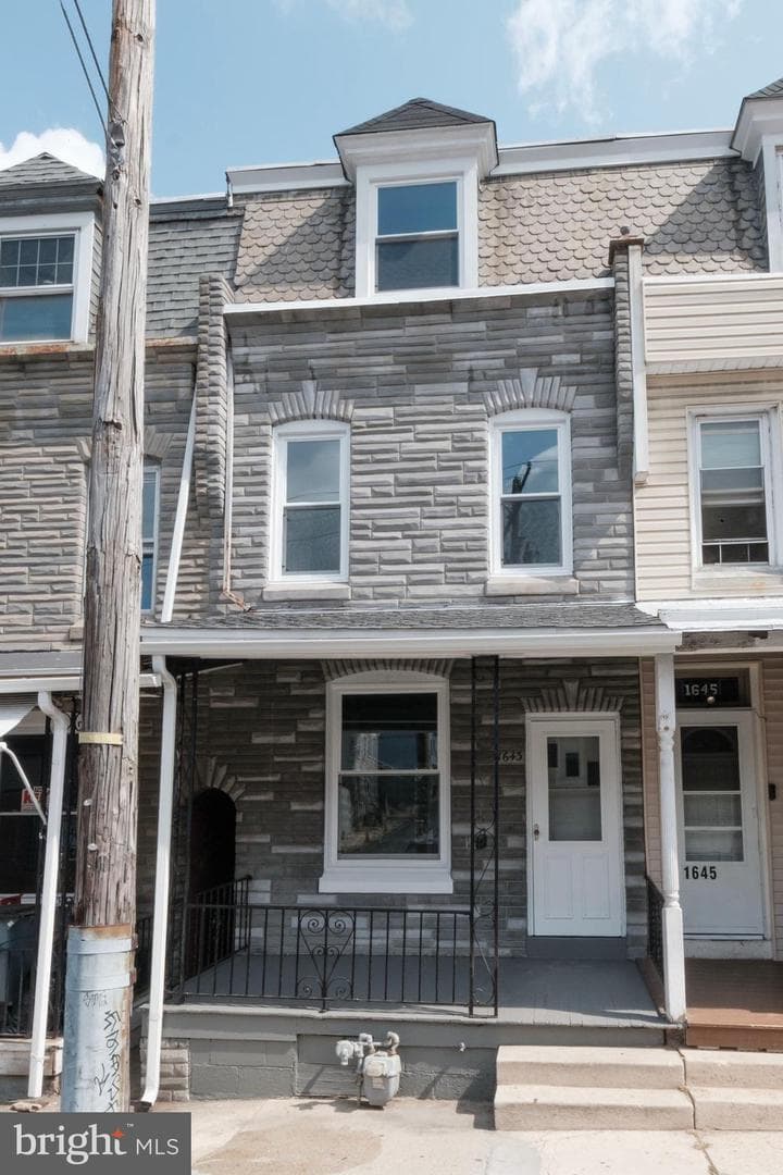 1643 Cotton Street photo 4