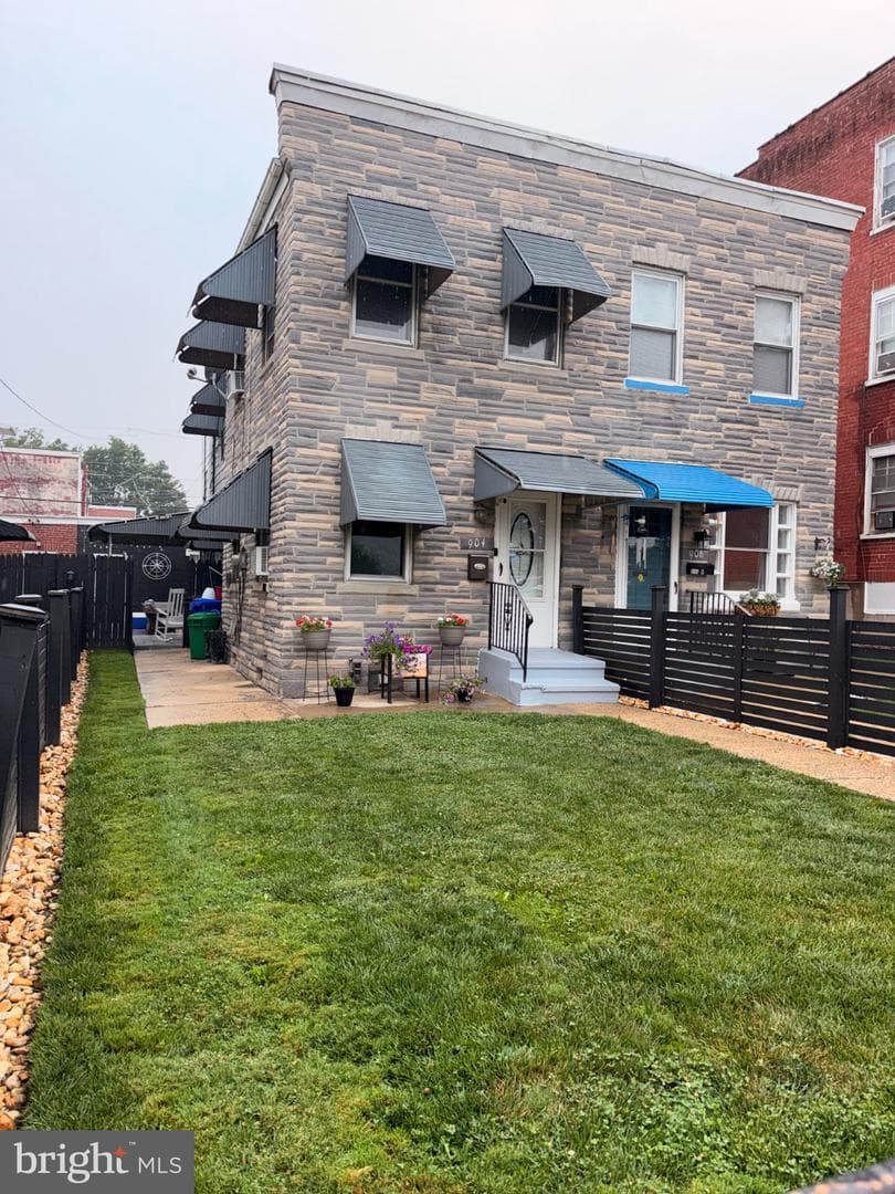 904 N 6th Street photo 3