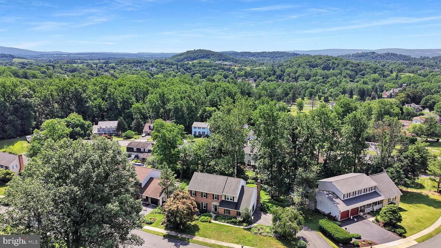 4508 Edgewood Drive photo 4