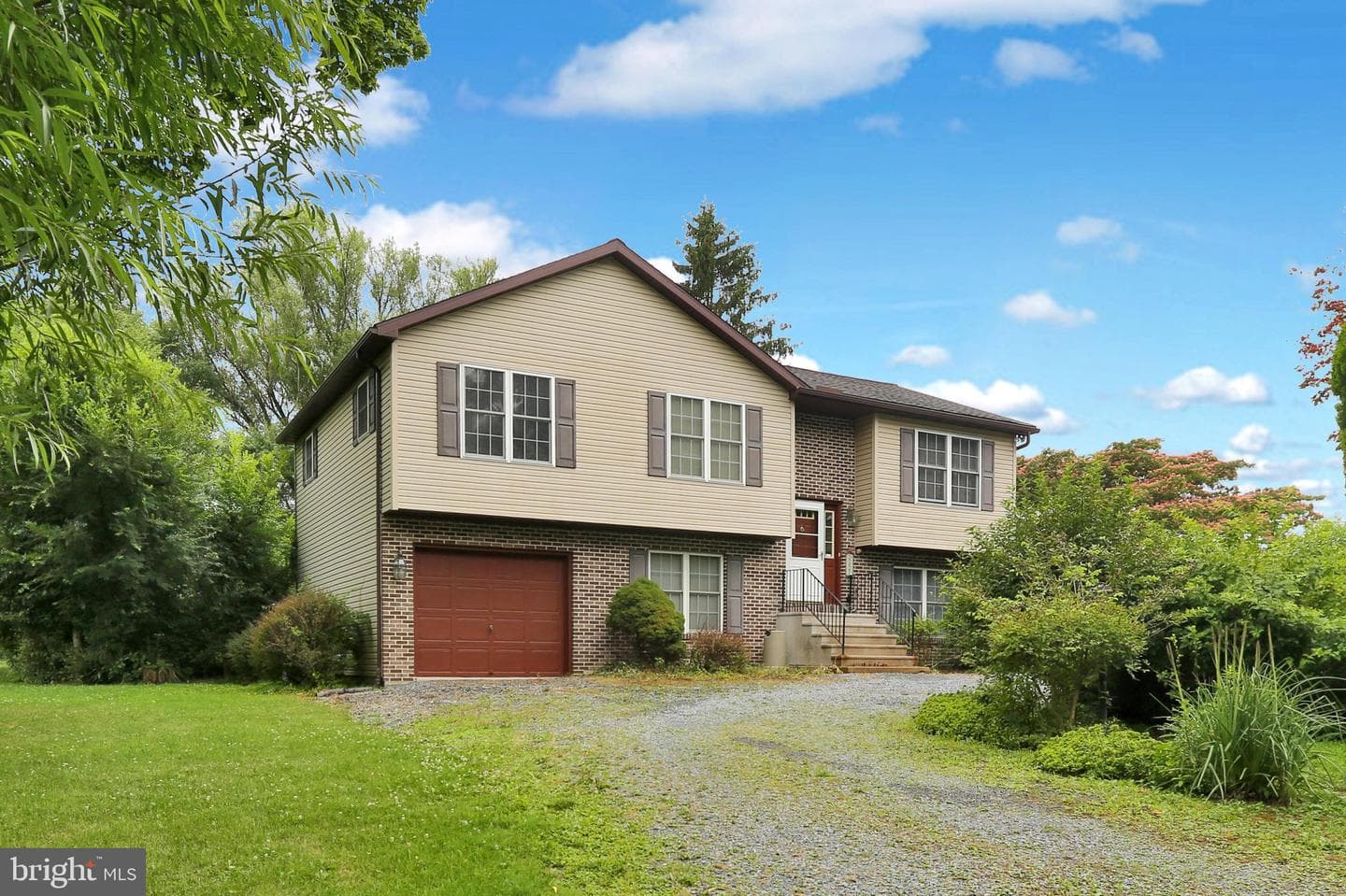 246 Sandhill Road photo 3