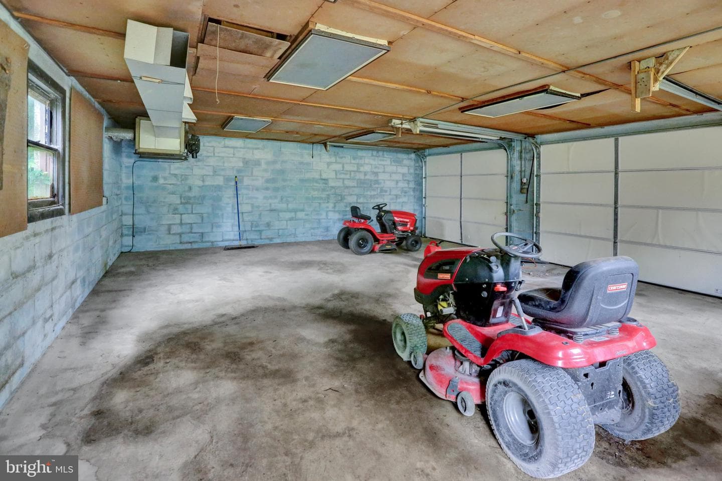 246 Sandhill Road photo 9