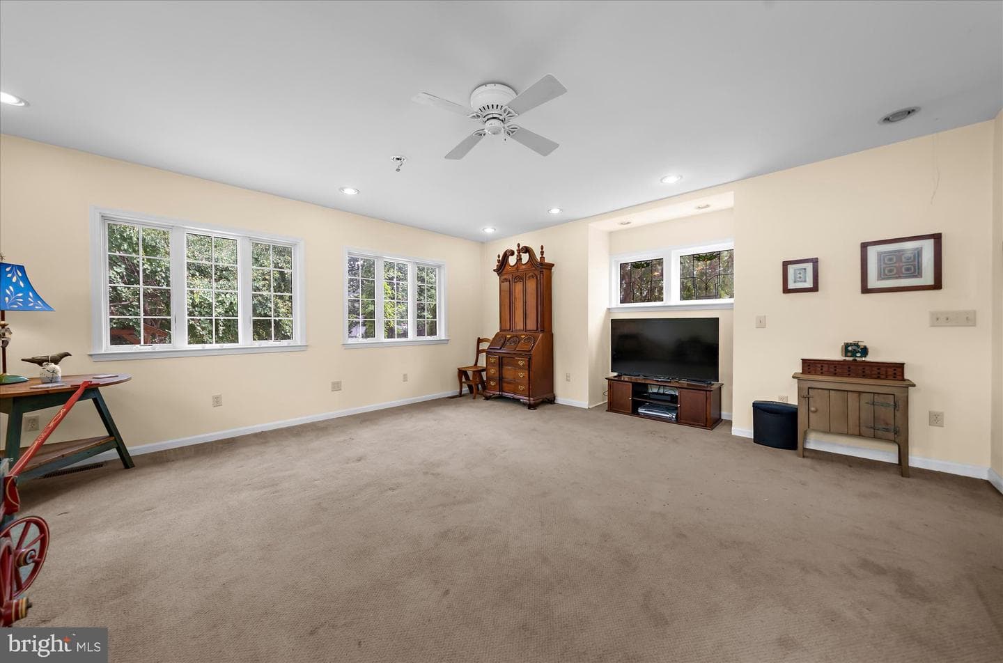 2709 Hollywood Court photo 11