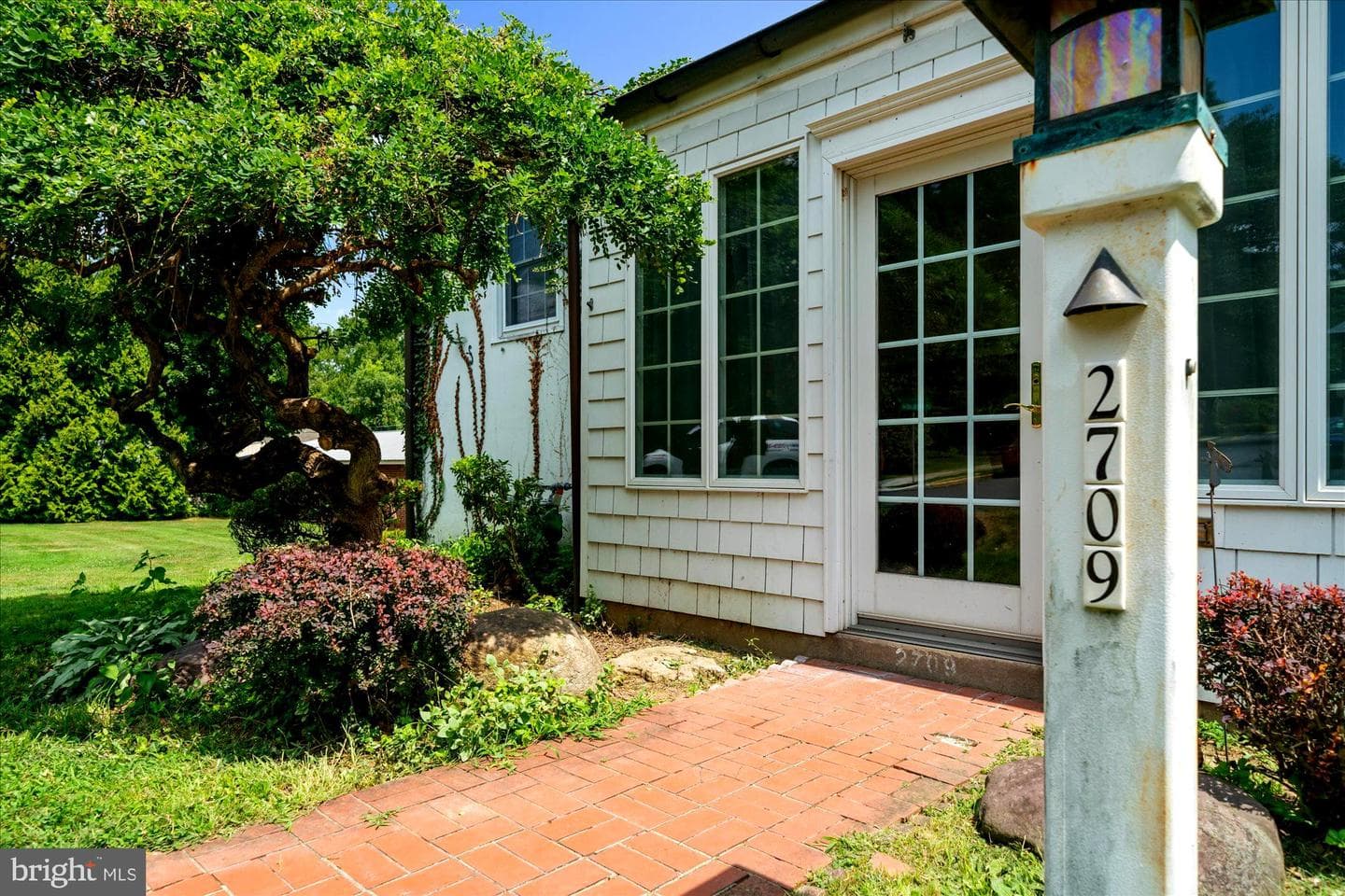 2709 Hollywood Court photo 2