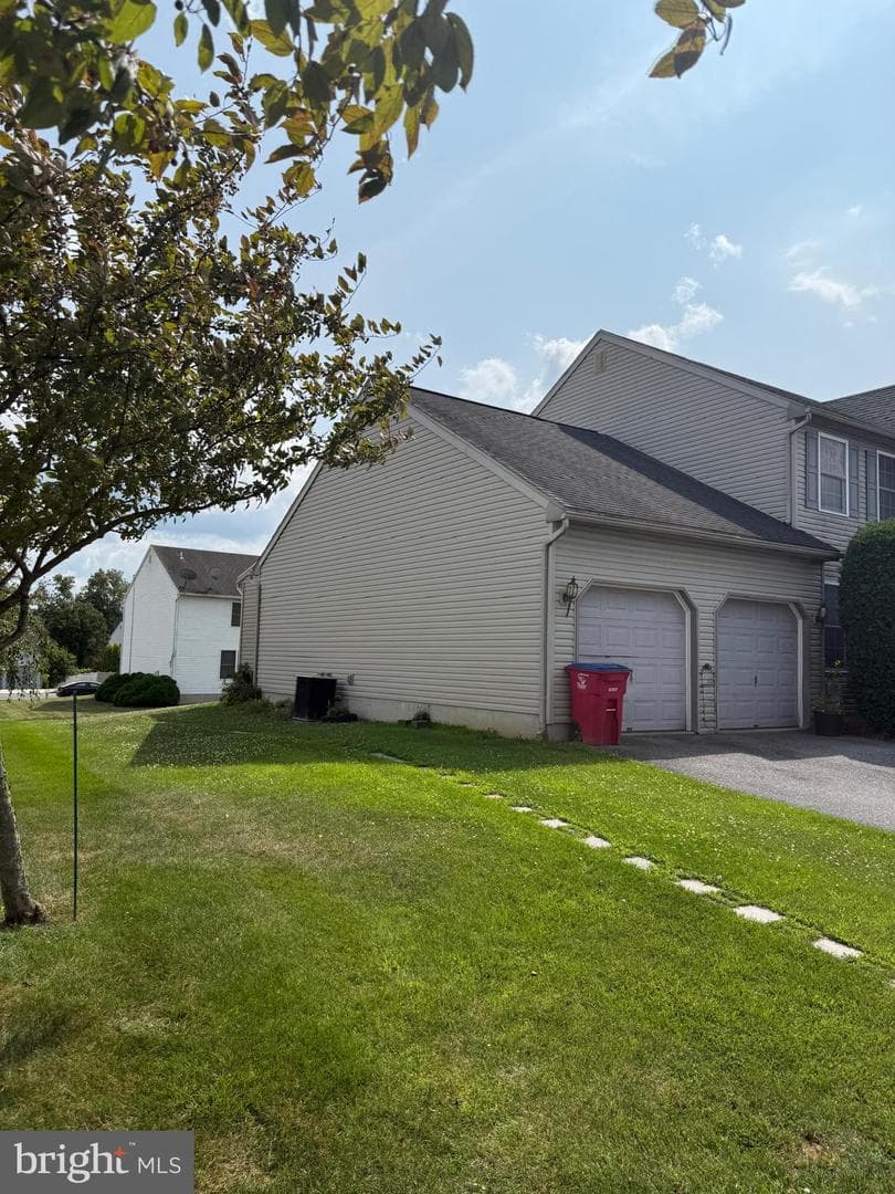 215 N Sandy Lane photo 3