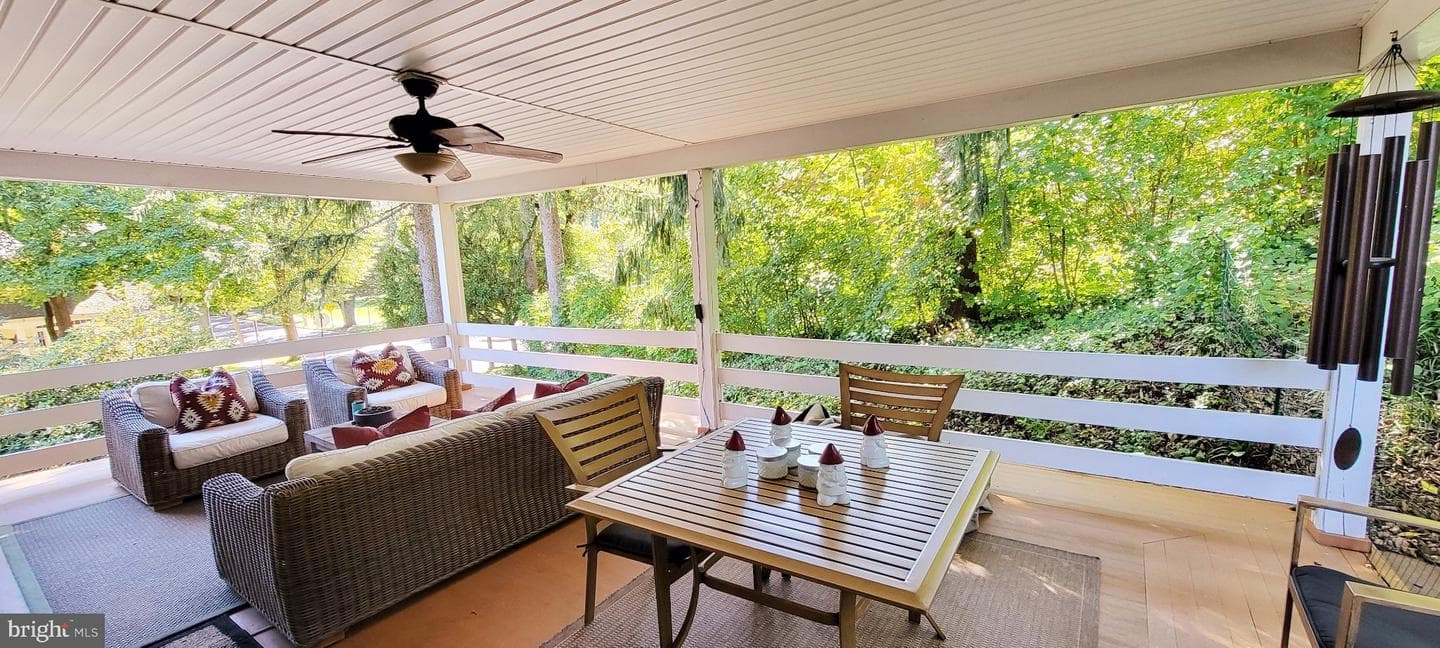 1067 Terrace Avenue photo 4