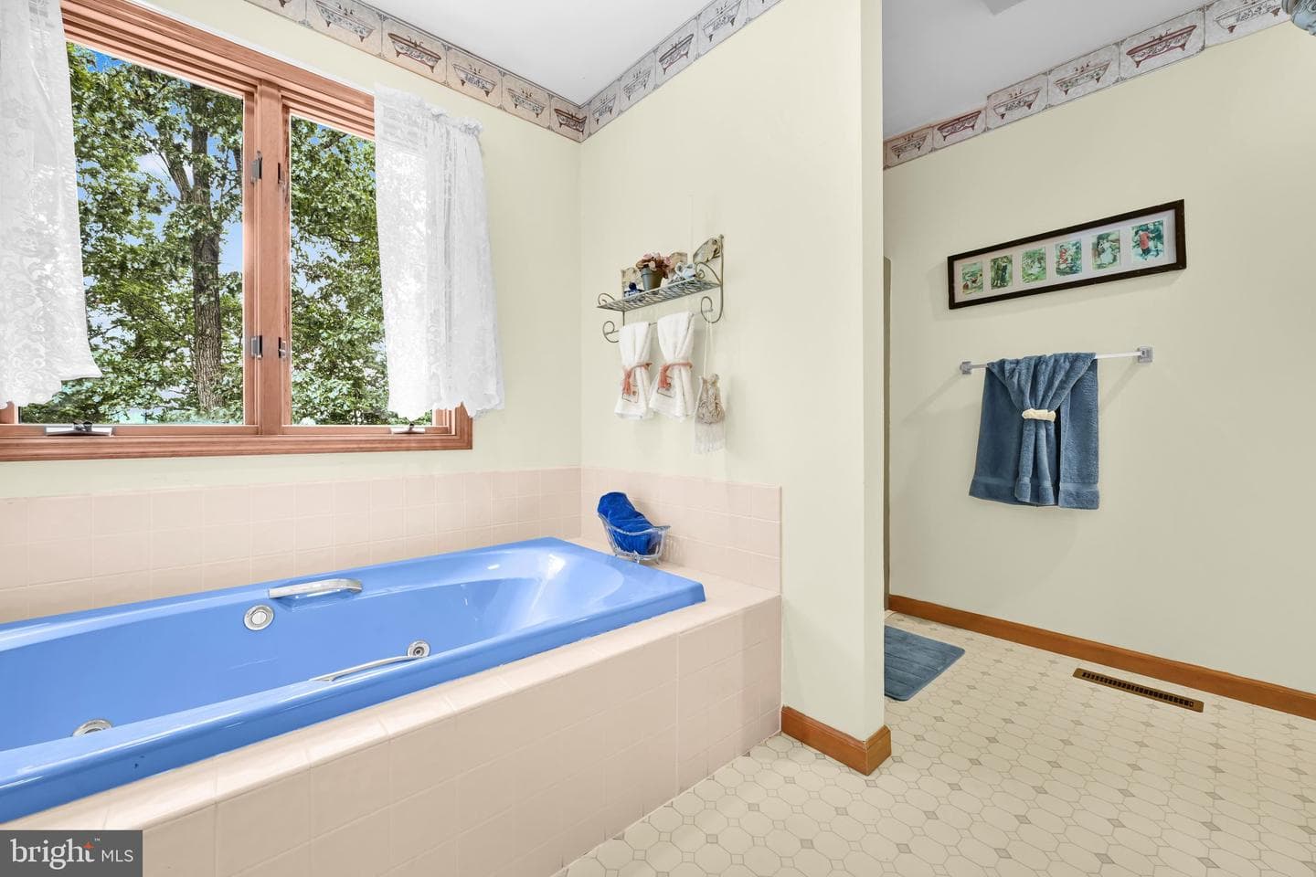 5057 Valley View Road photo 20