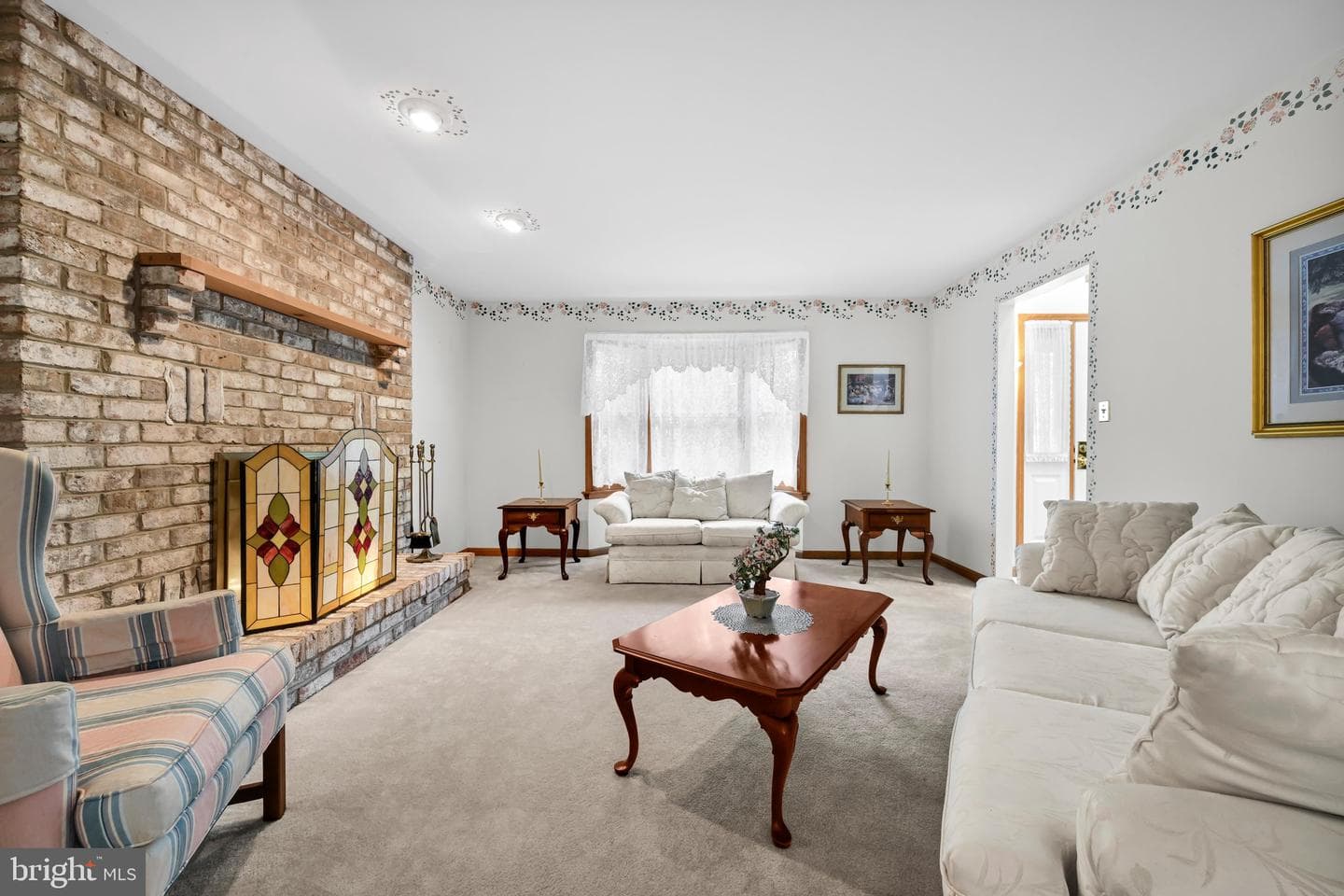 5057 Valley View Road photo 7