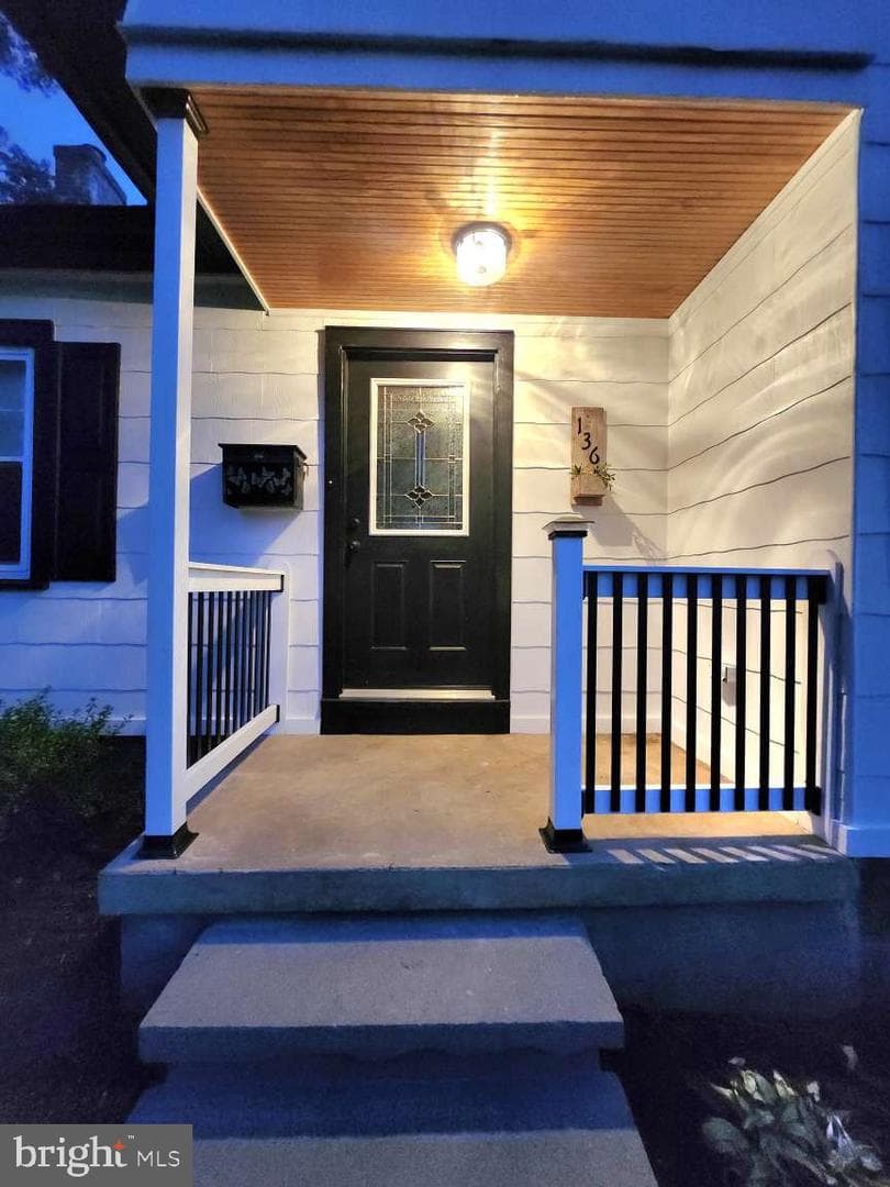 136 E Gaul Street photo 18