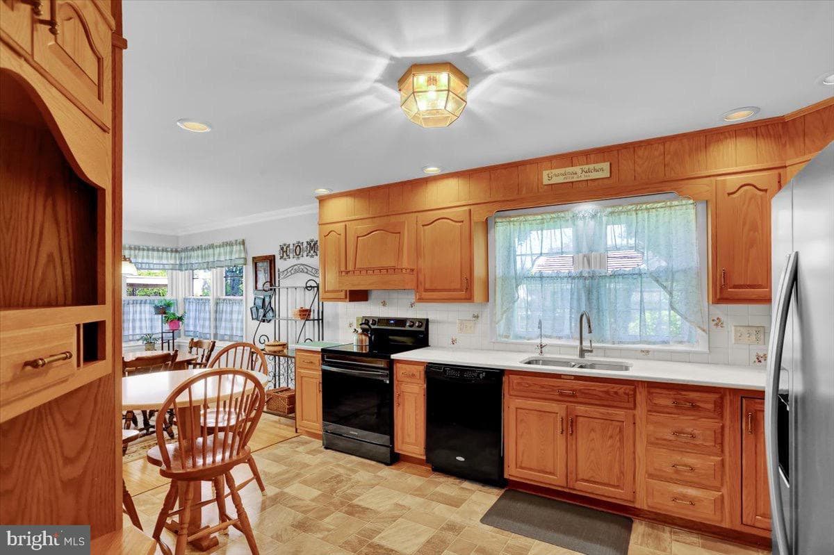 805 Jerome Place photo 10
