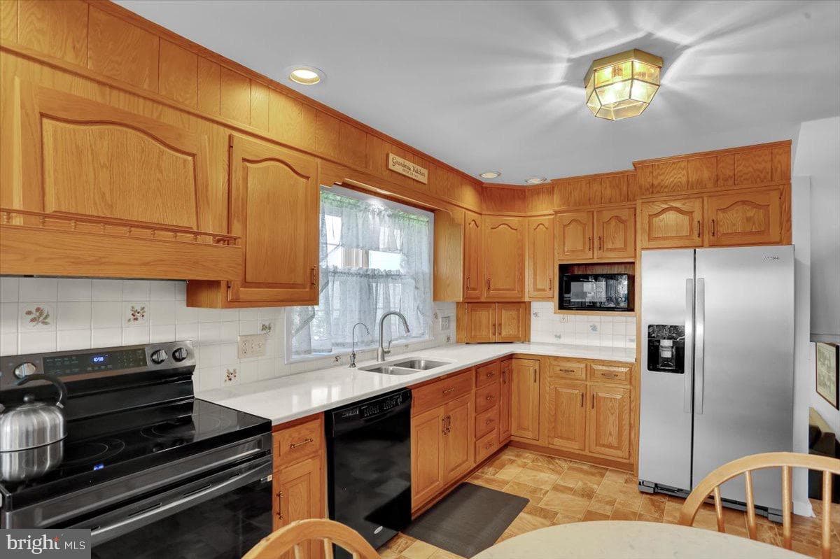 805 Jerome Place photo 11