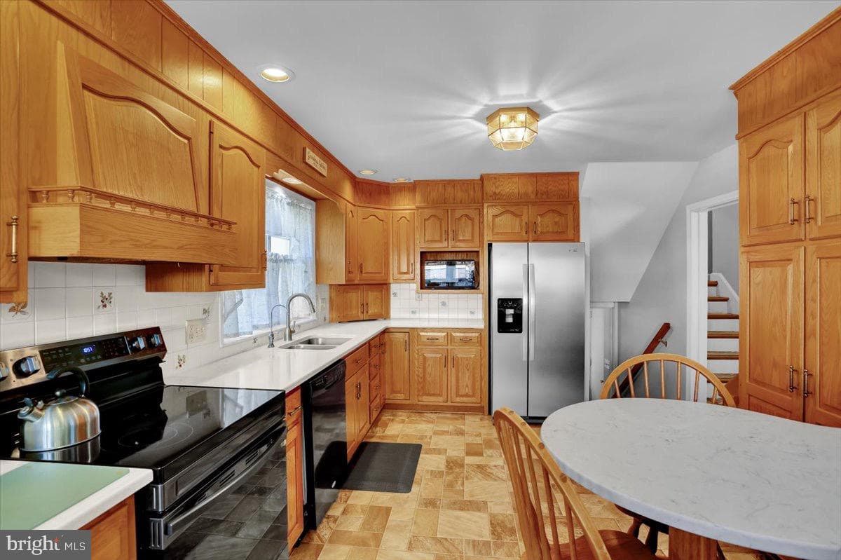 805 Jerome Place photo 12