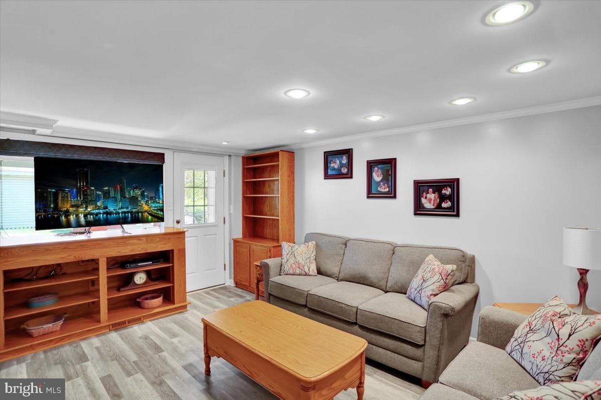 805 Jerome Place photo 15