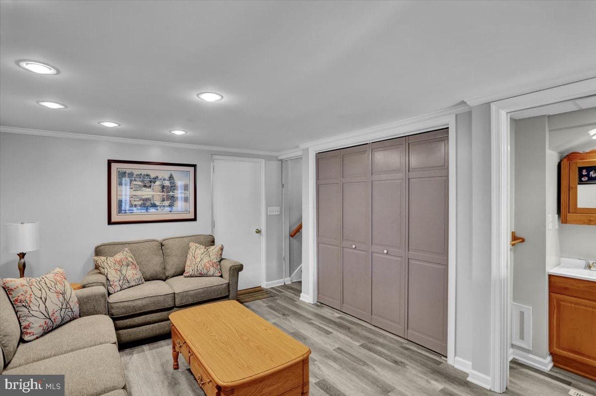 805 Jerome Place photo 16