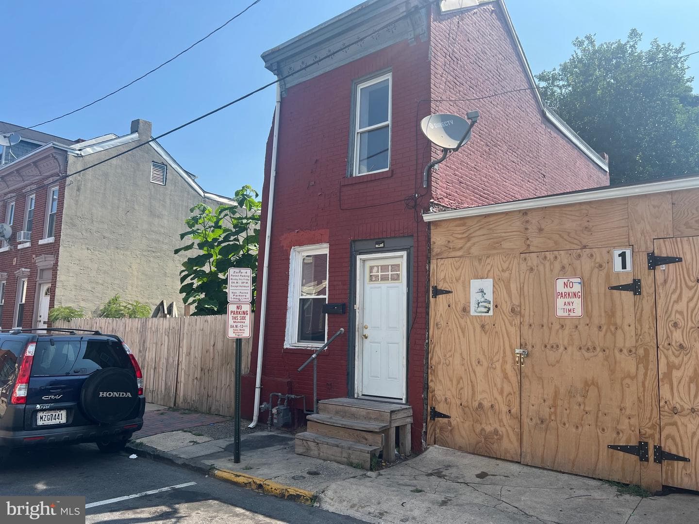 115 Moss Street photo 2