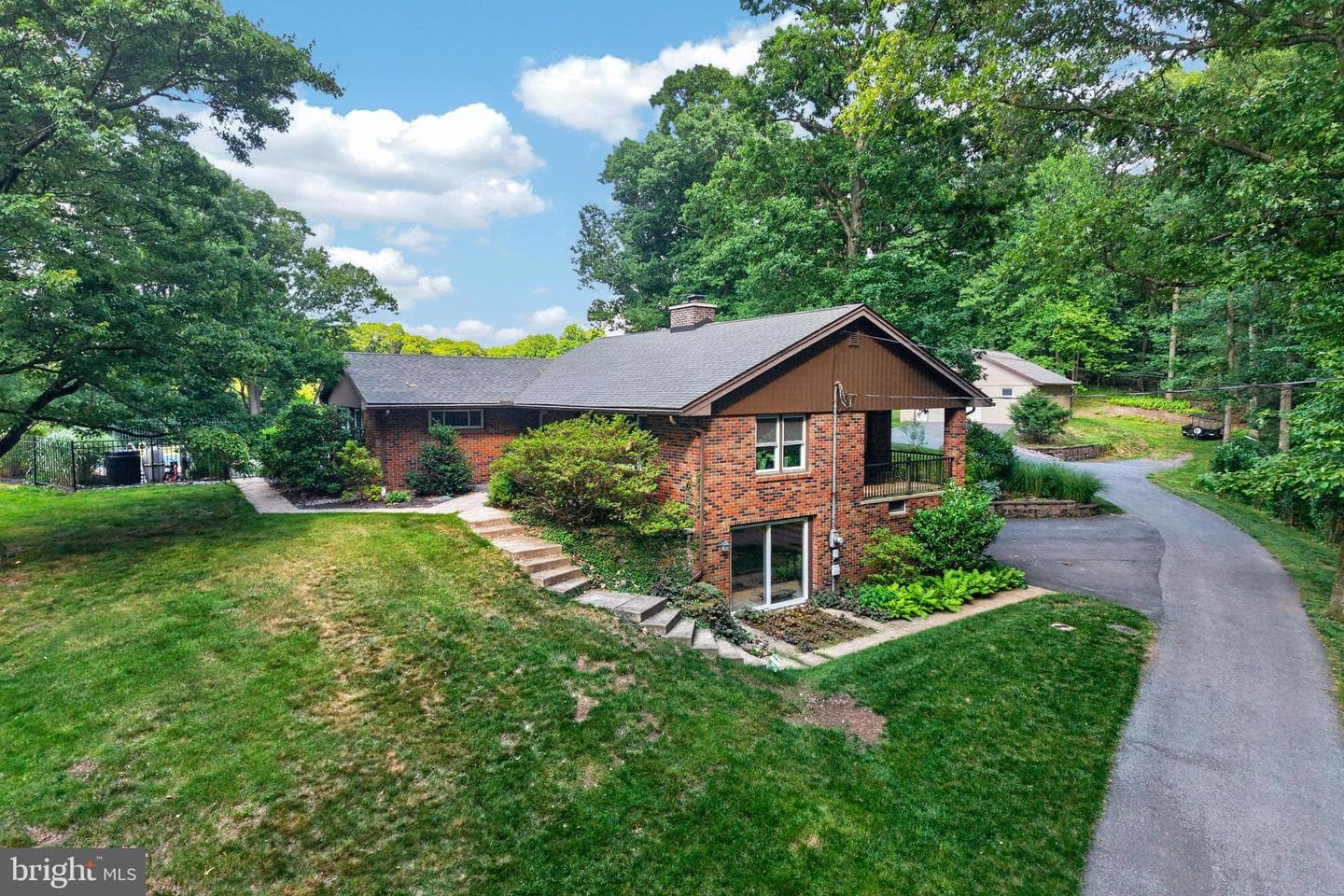 50 Hill Lane