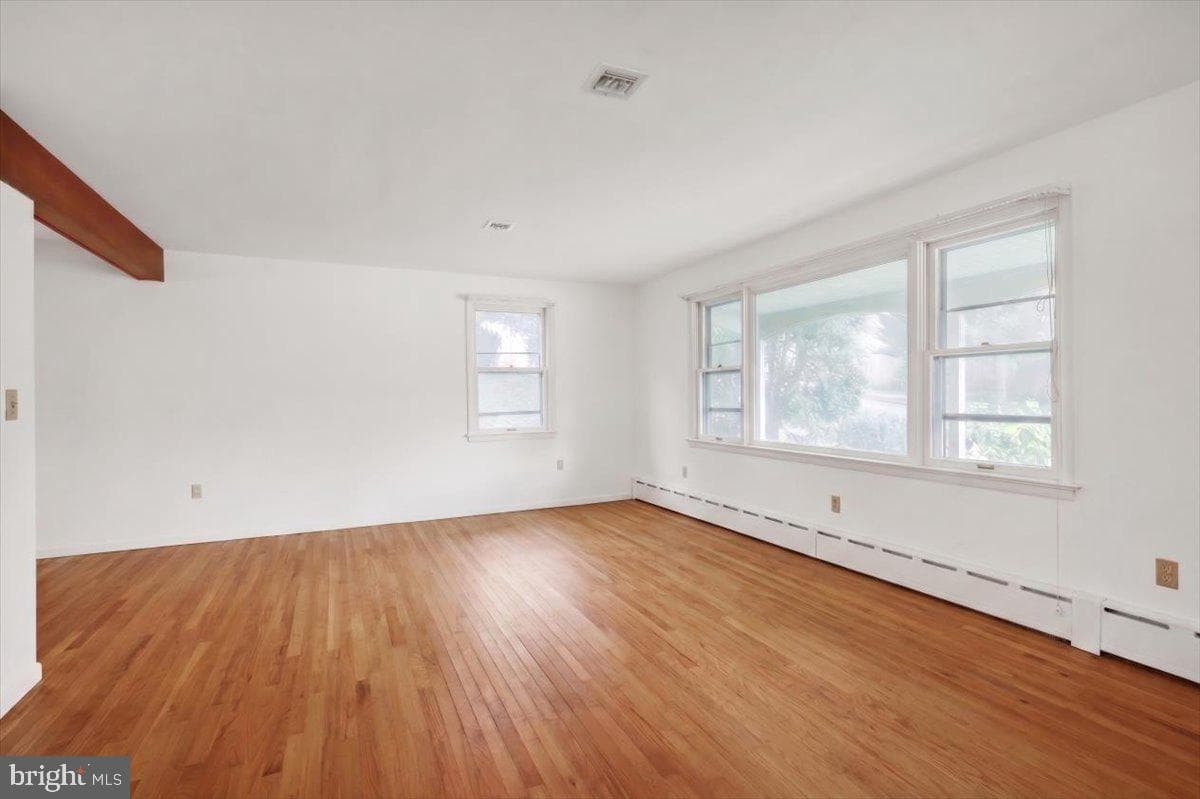 105 Clayton photo 9