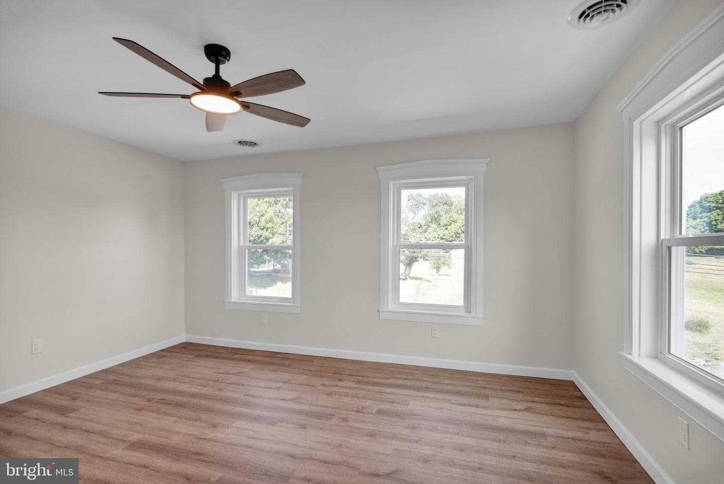 8448 Lancaster Avenue photo 29