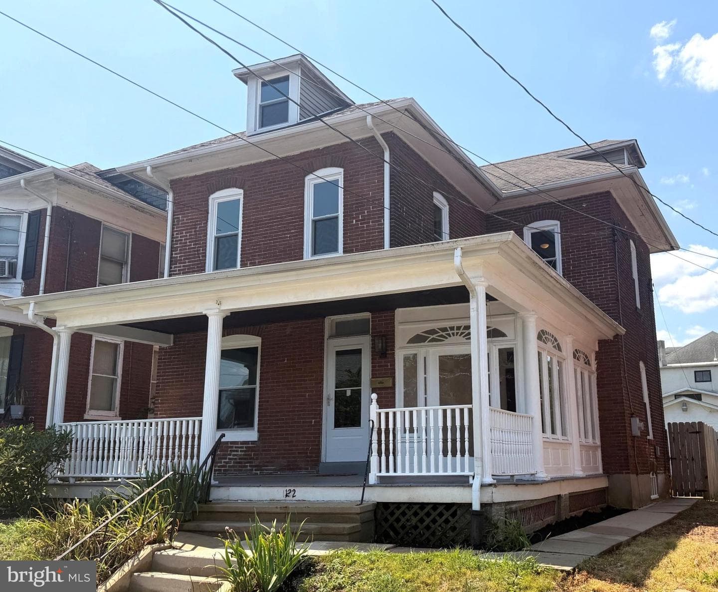 122 Arlington Street photo 2
