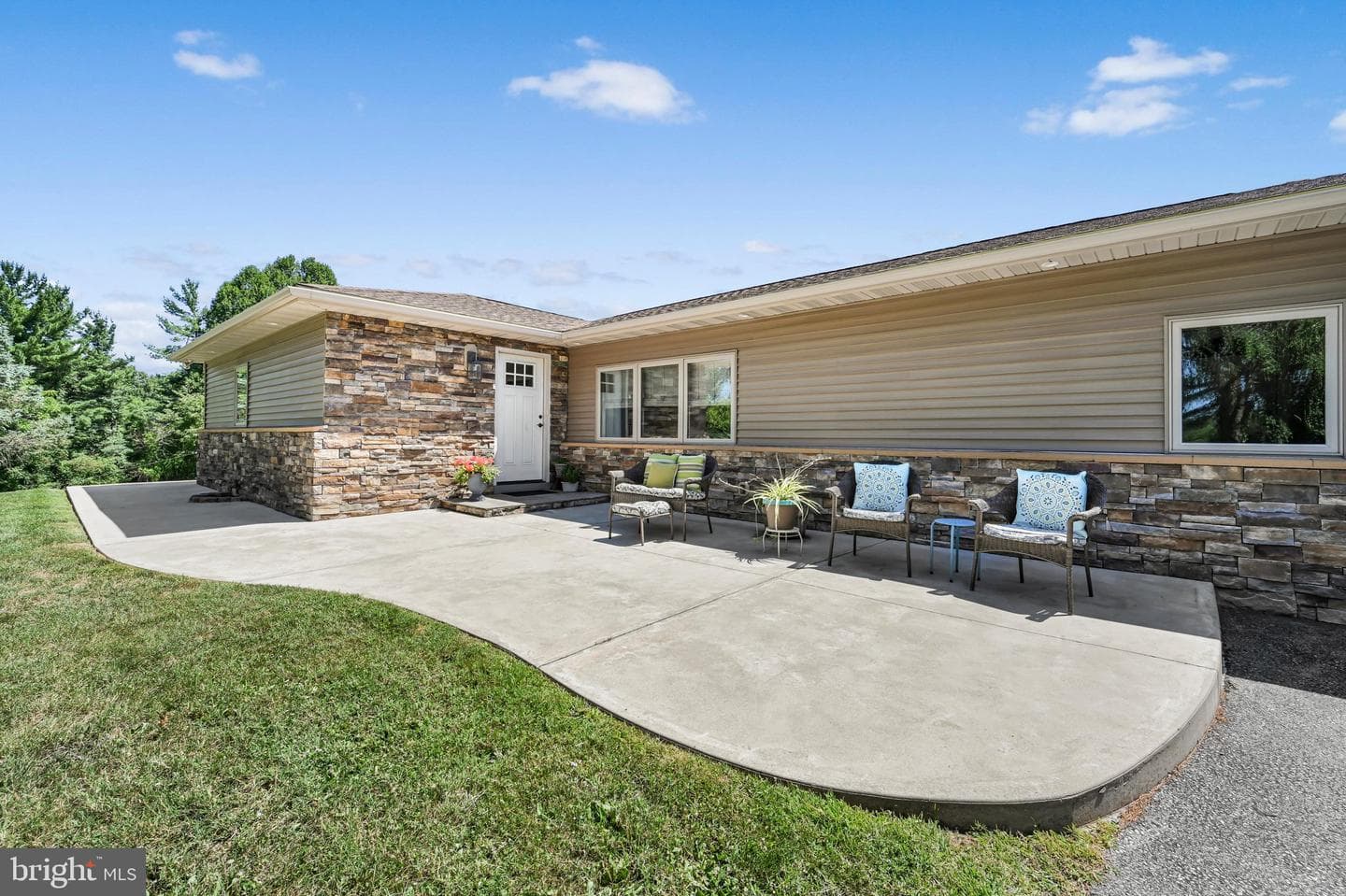 130 Clearfield Lane photo 17
