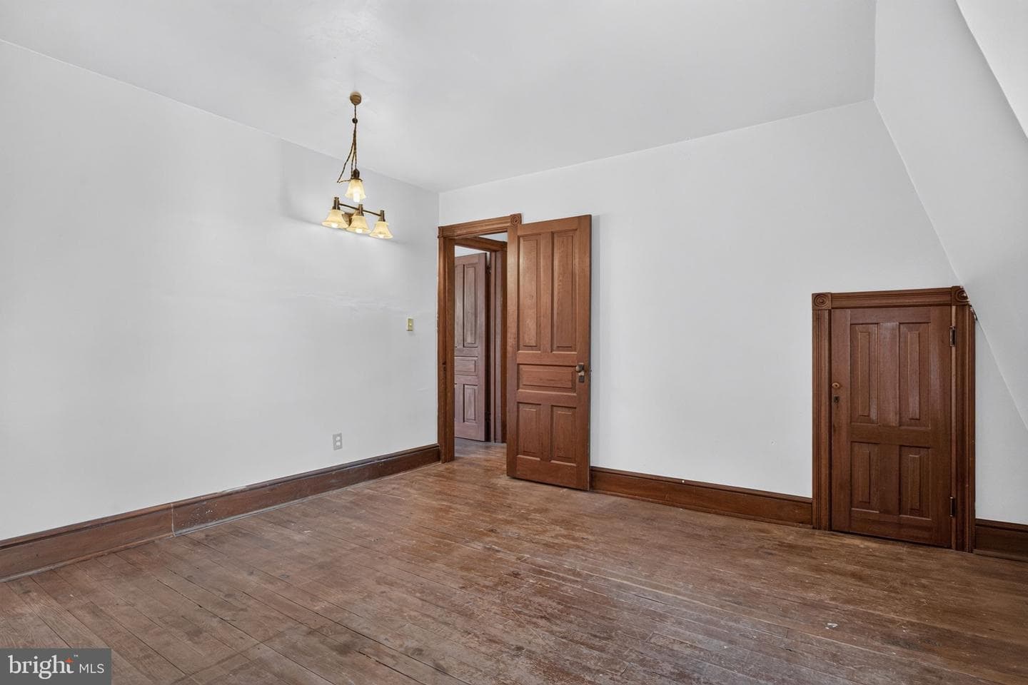 225 E Main Street photo 25