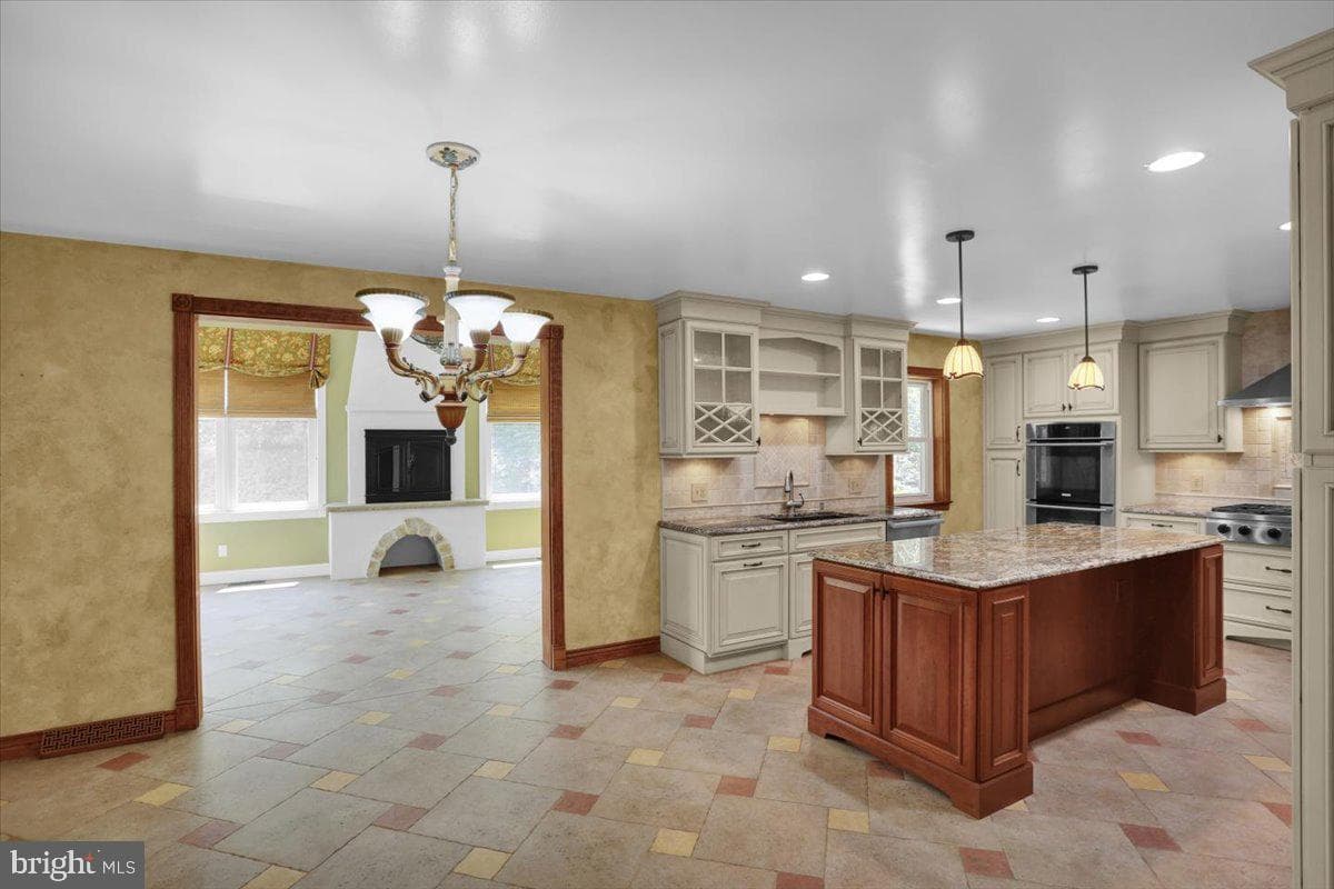 209 Pembroke Drive photo 12