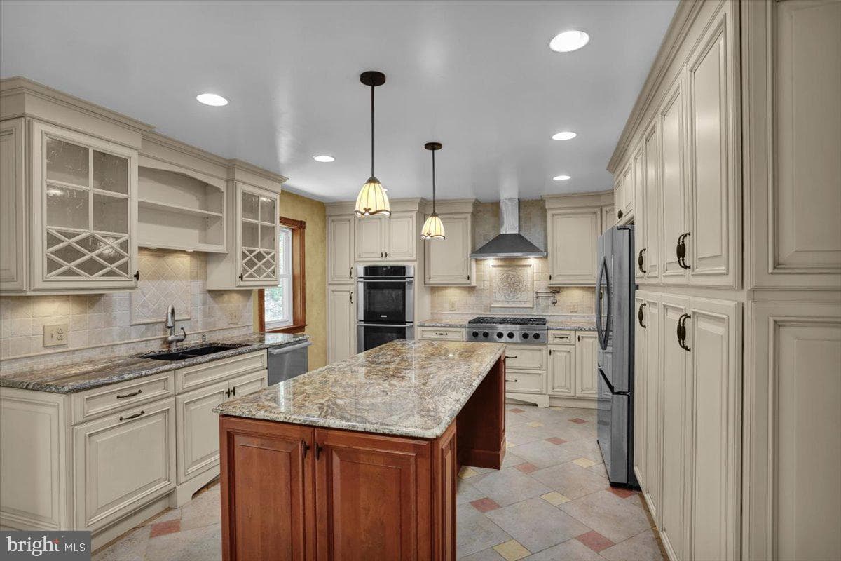 209 Pembroke Drive photo 13