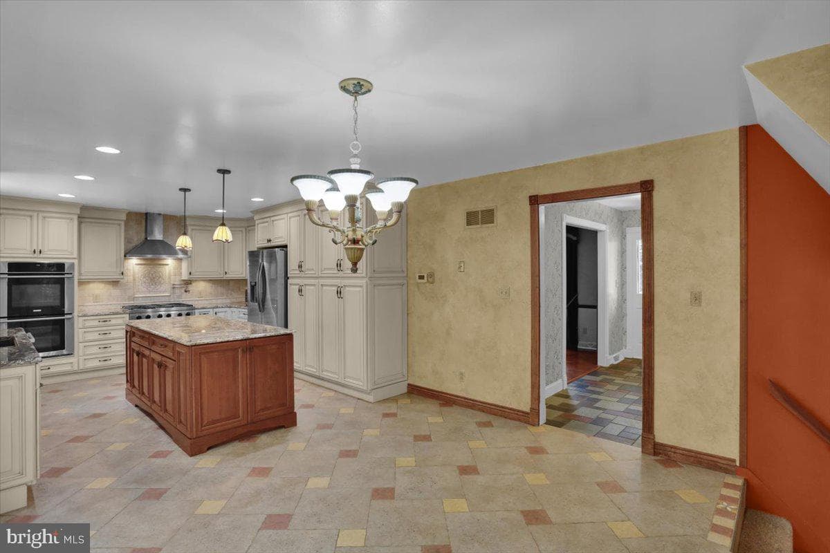 209 Pembroke Drive photo 14