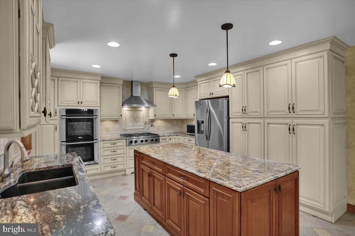 209 Pembroke Drive photo 15