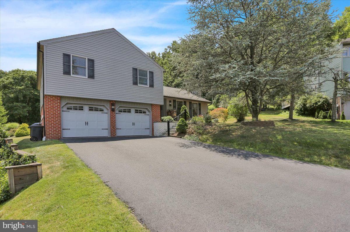 209 Pembroke Drive, Reading