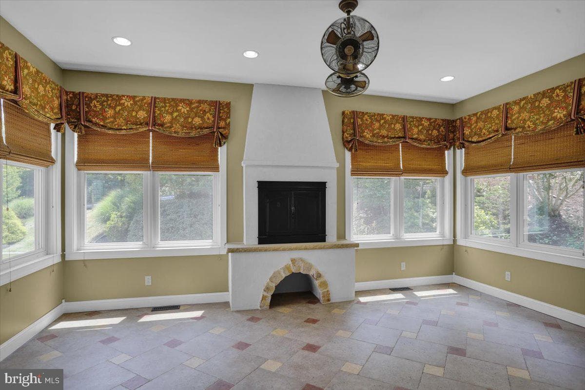 209 Pembroke Drive photo 20