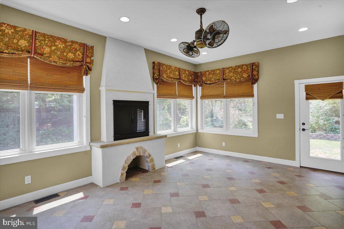209 Pembroke Drive photo 22
