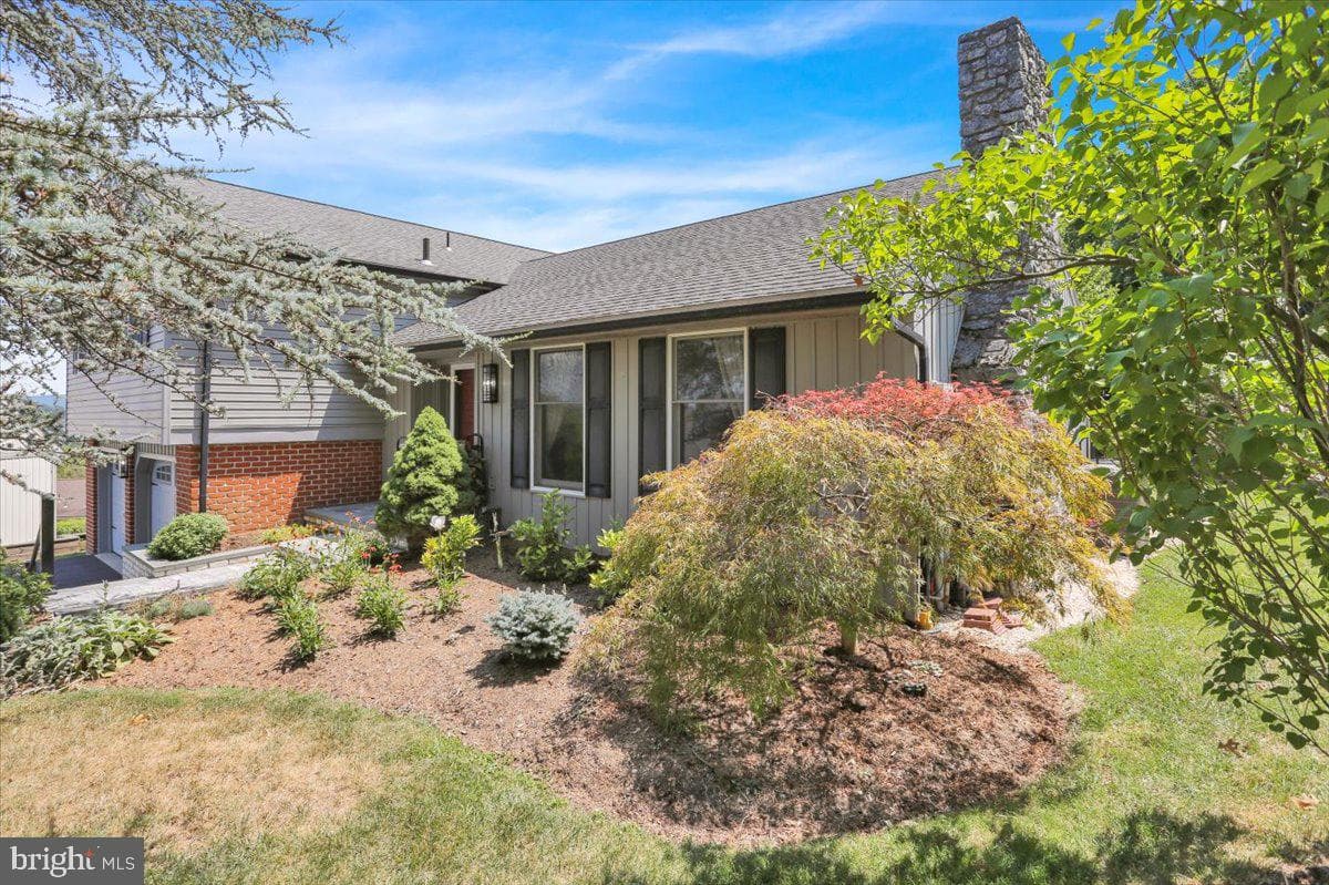 209 Pembroke Drive photo 5