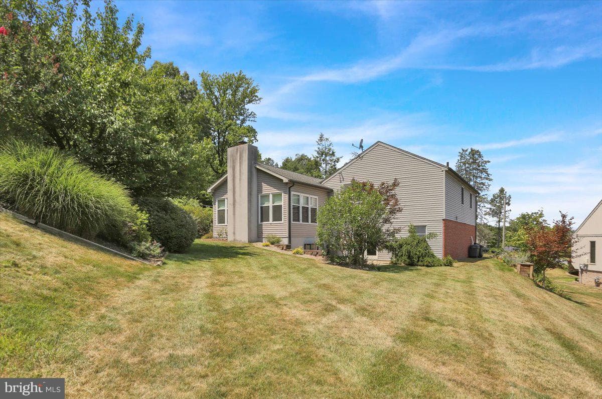 209 Pembroke Drive photo 52