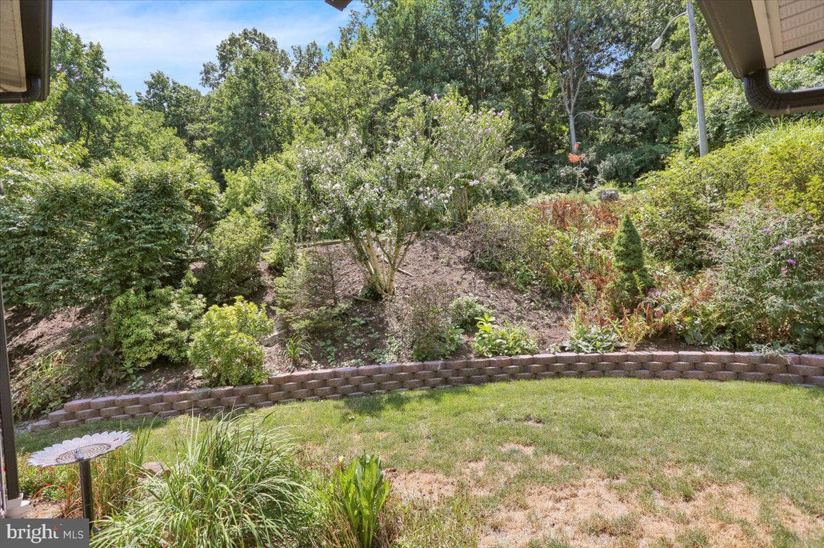 209 Pembroke Drive photo 57