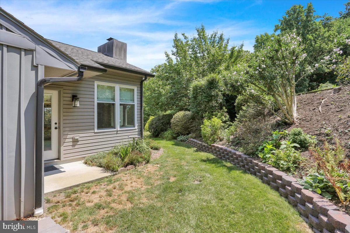 209 Pembroke Drive photo 58