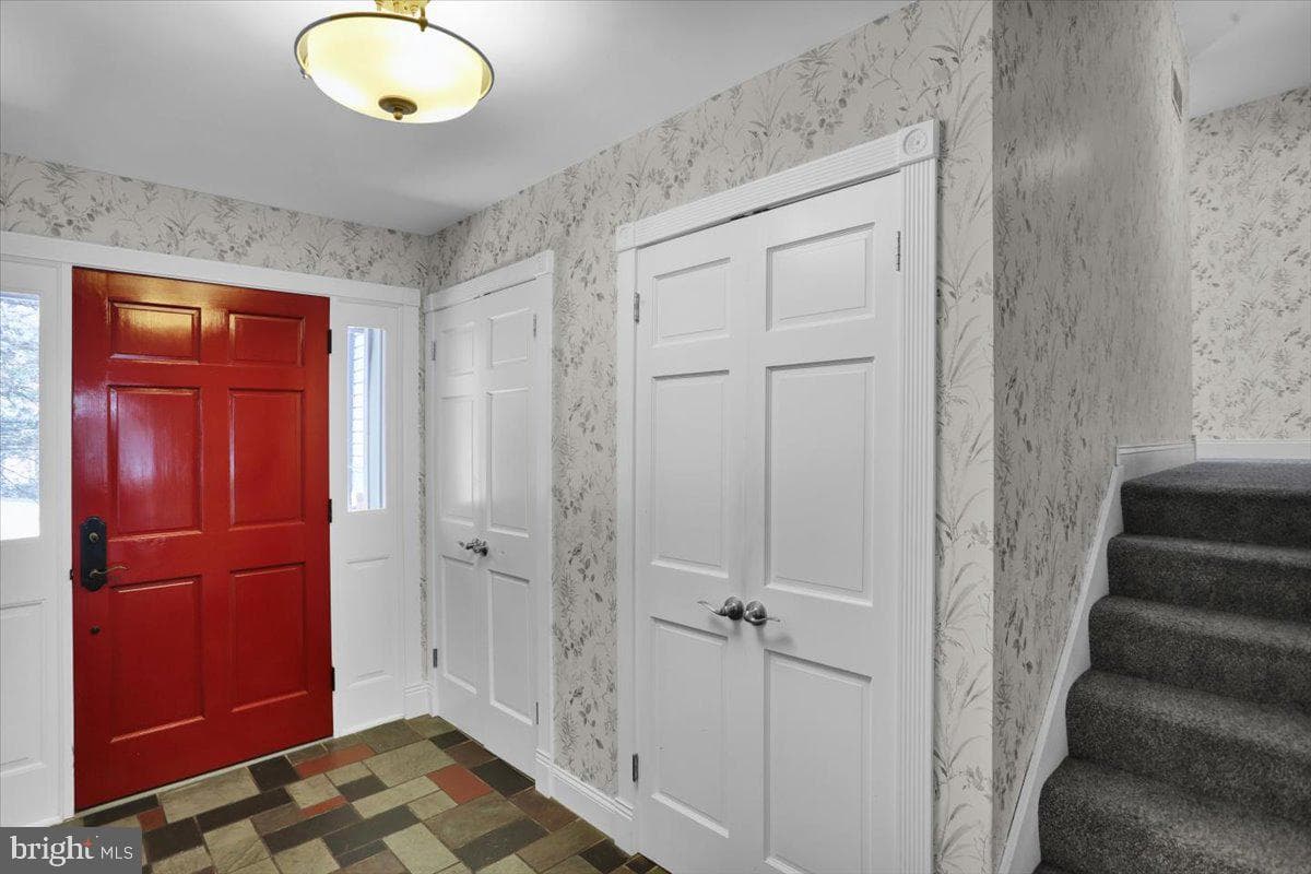 209 Pembroke Drive photo 7