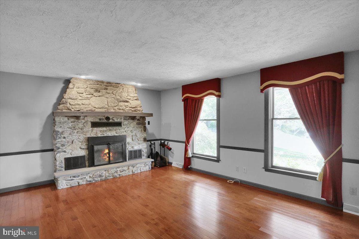 209 Pembroke Drive photo 9