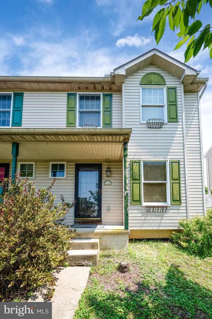 272 N Whiteoak Street photo 2