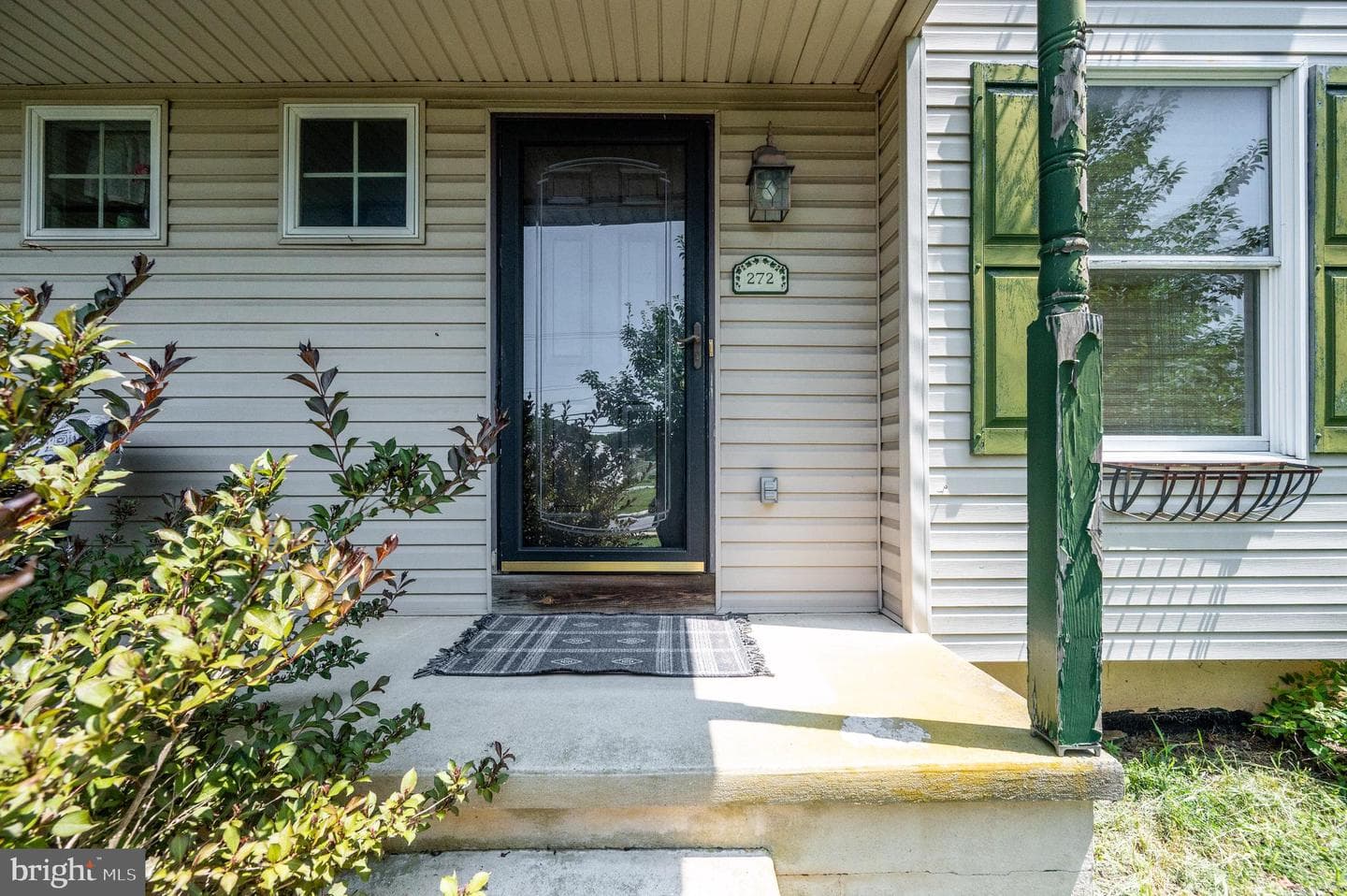 272 N Whiteoak Street photo 3