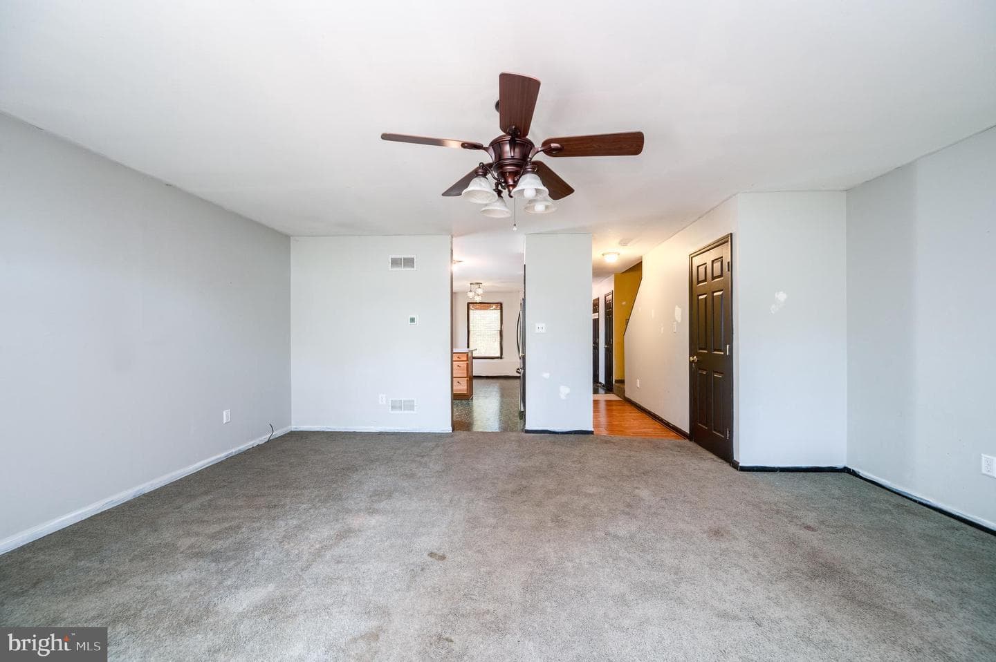 272 N Whiteoak Street photo 6