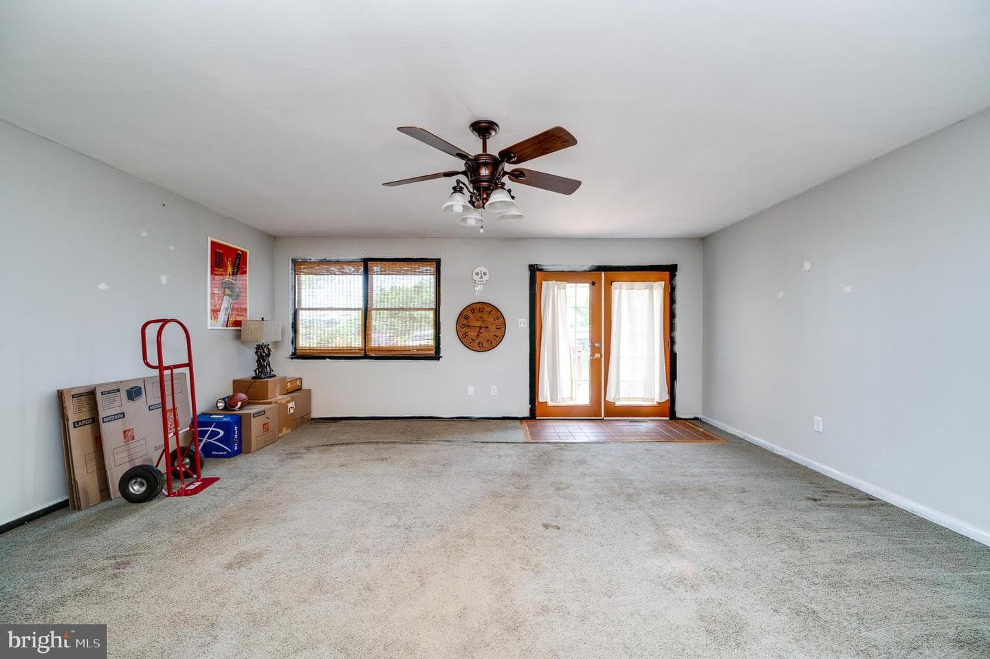 272 N Whiteoak Street photo 8