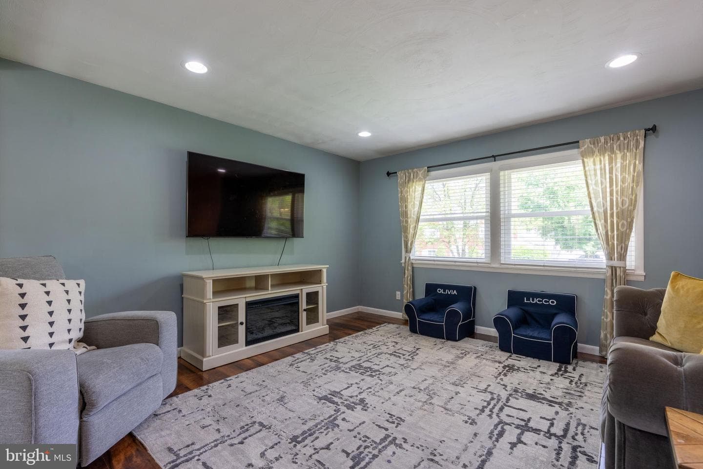 3305 Baker Court photo 4