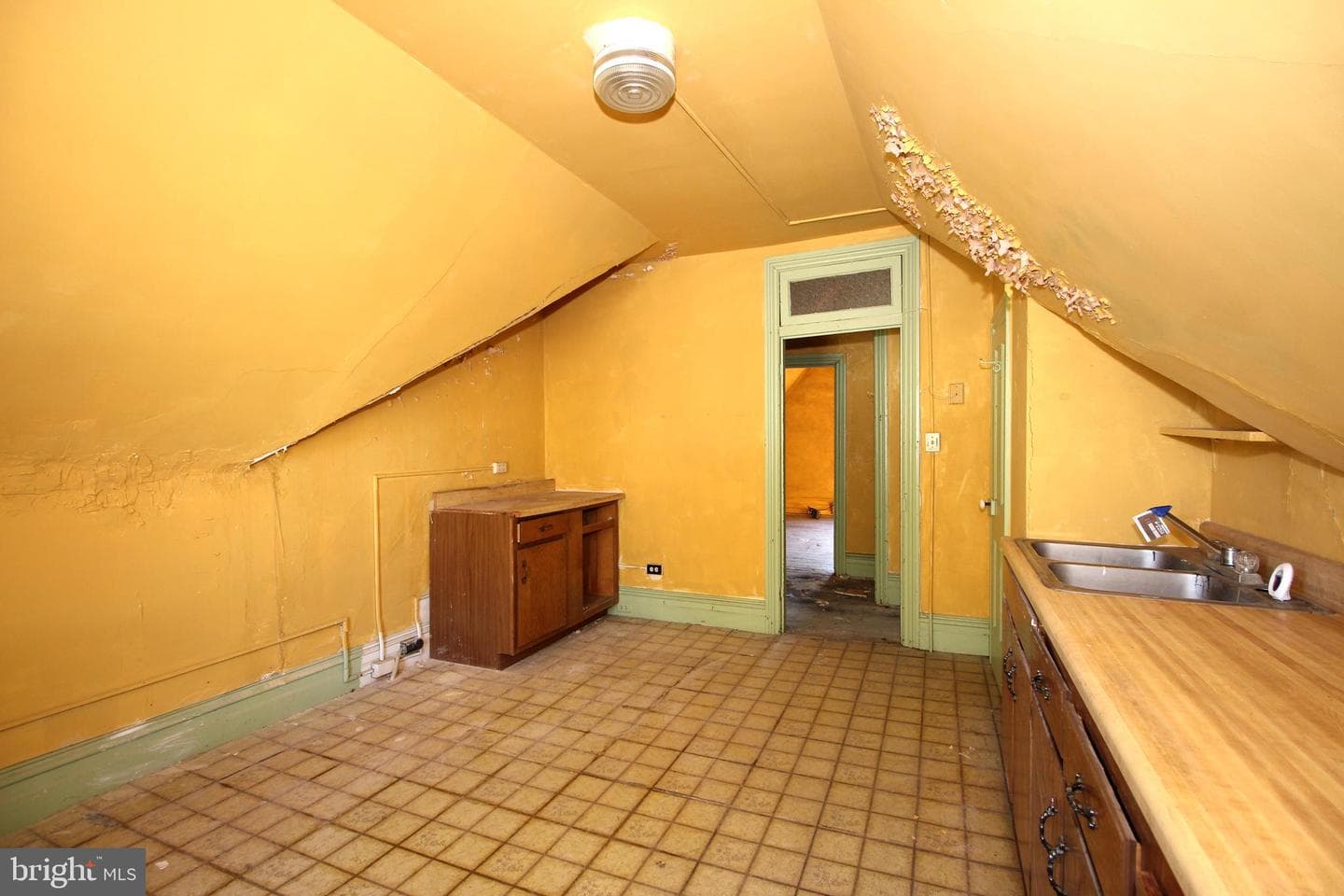 306 W 15th Street photo 23