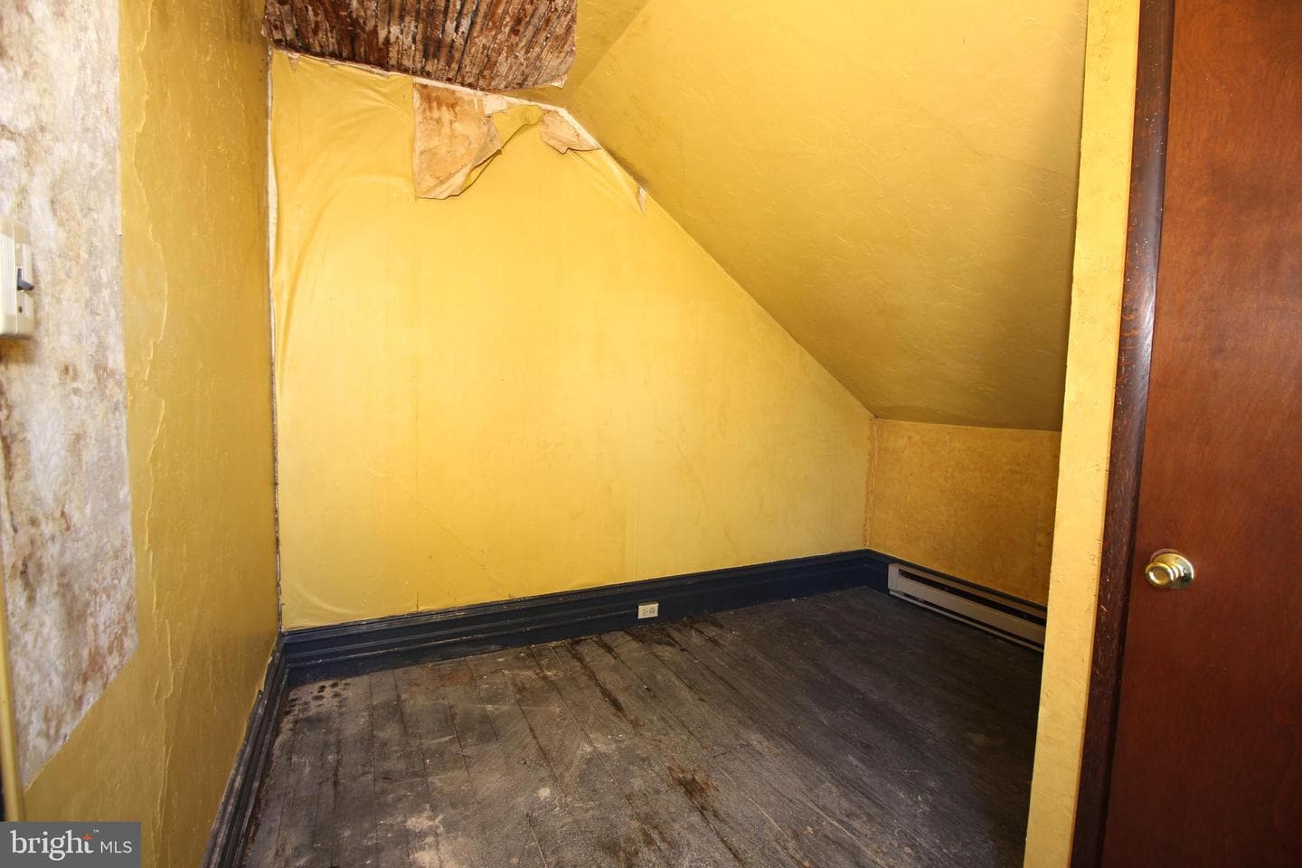 306 W 15th Street photo 27