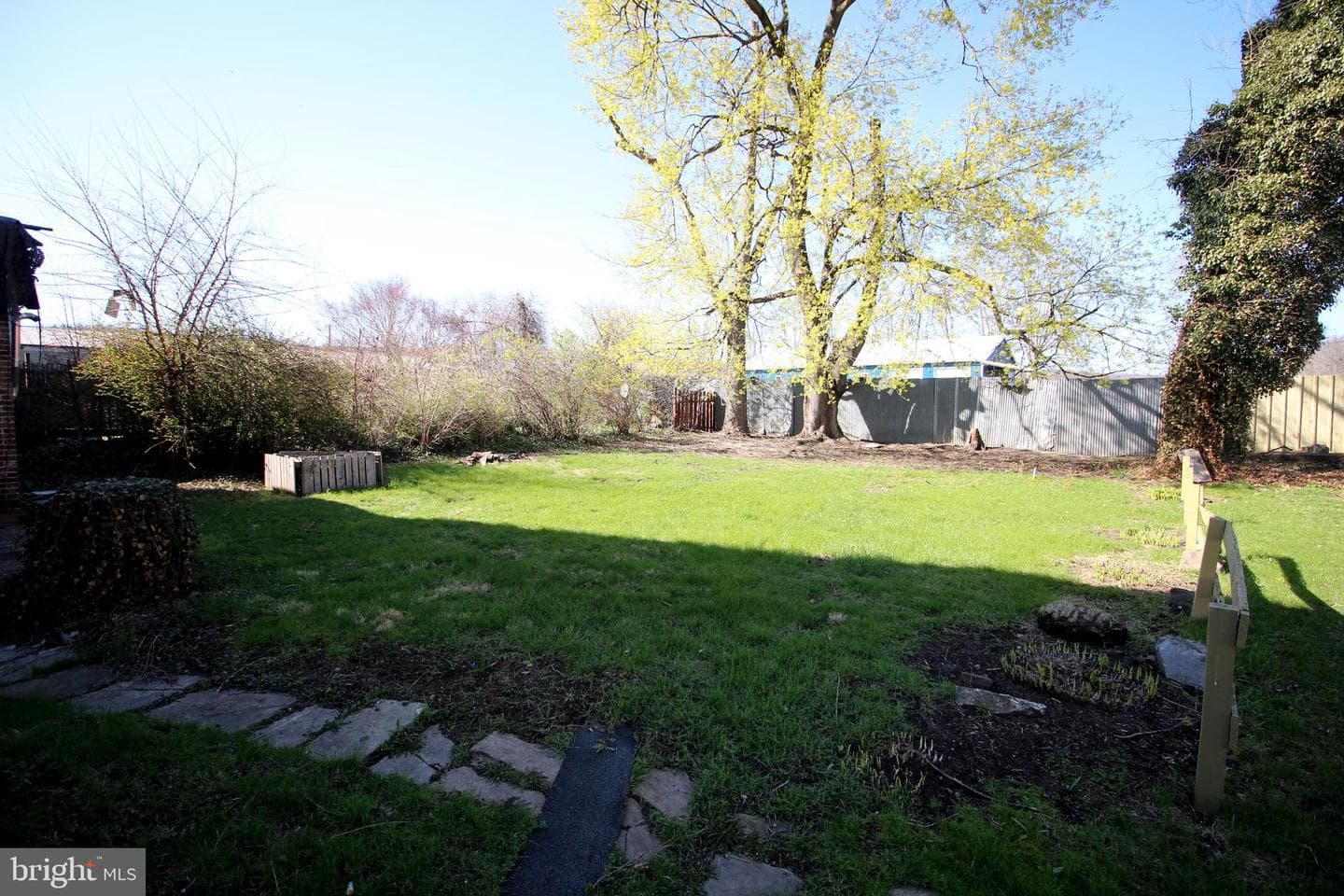 306 W 15th Street photo 6
