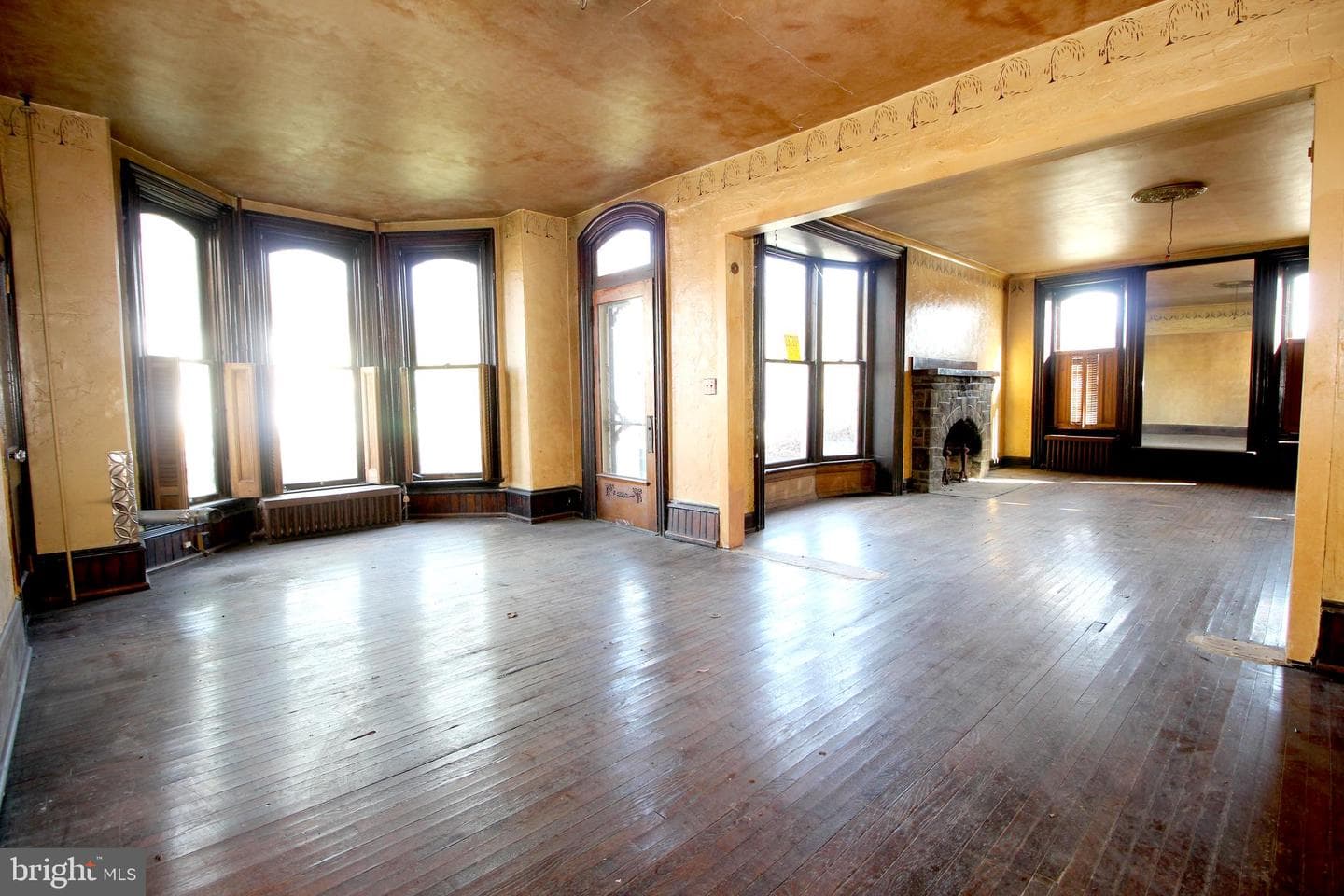 306 W 15th Street photo 8