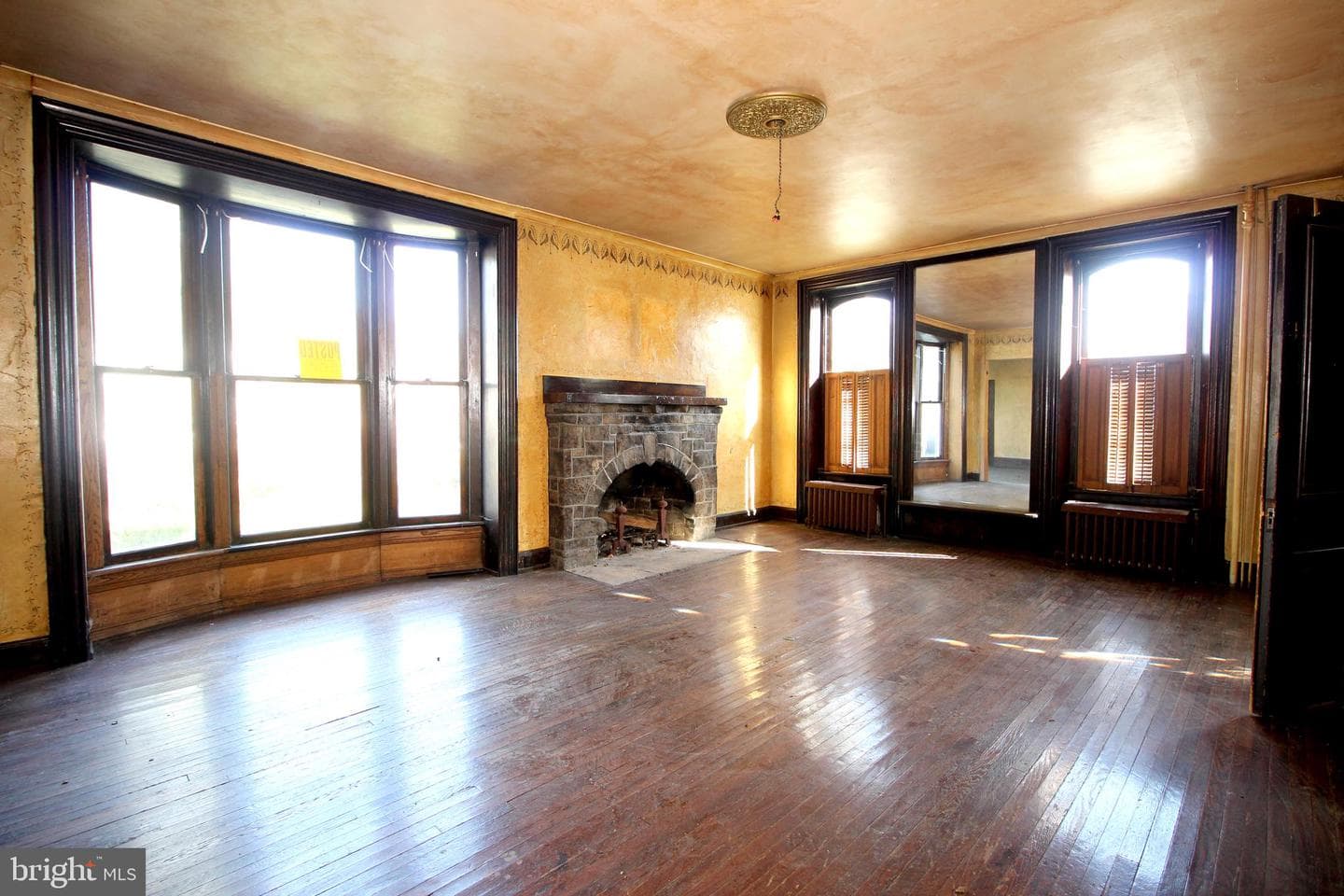 306 W 15th Street photo 9