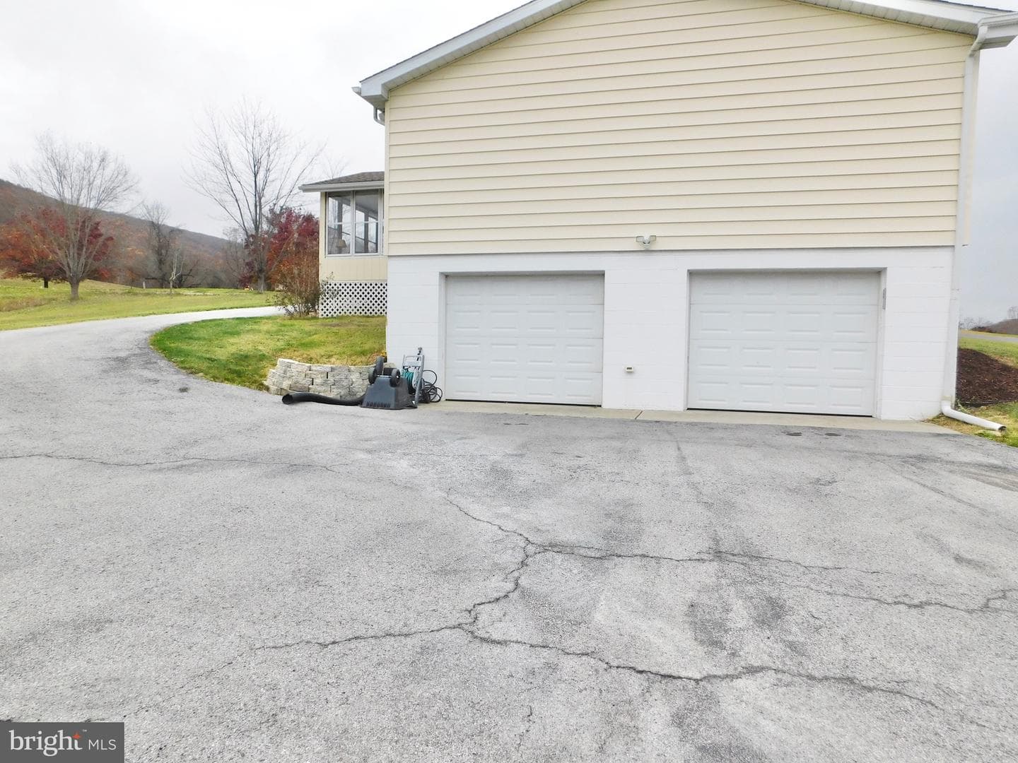 195 Swan Road photo 4